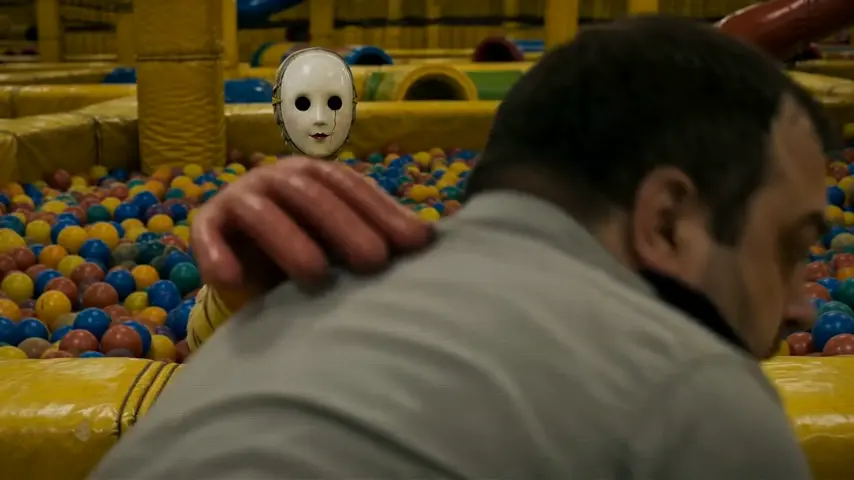 Opret en Backrooms-horror-kortfilm
