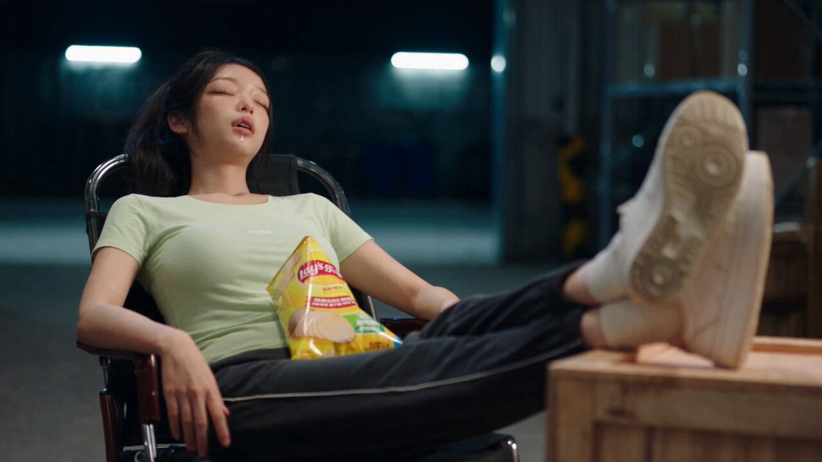 Slapstick Comedy of a Drowsy Female Security Guard