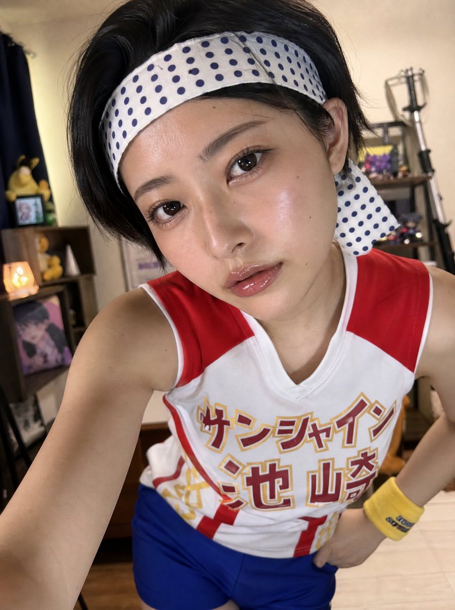房间内 Cosplayer 模型对比