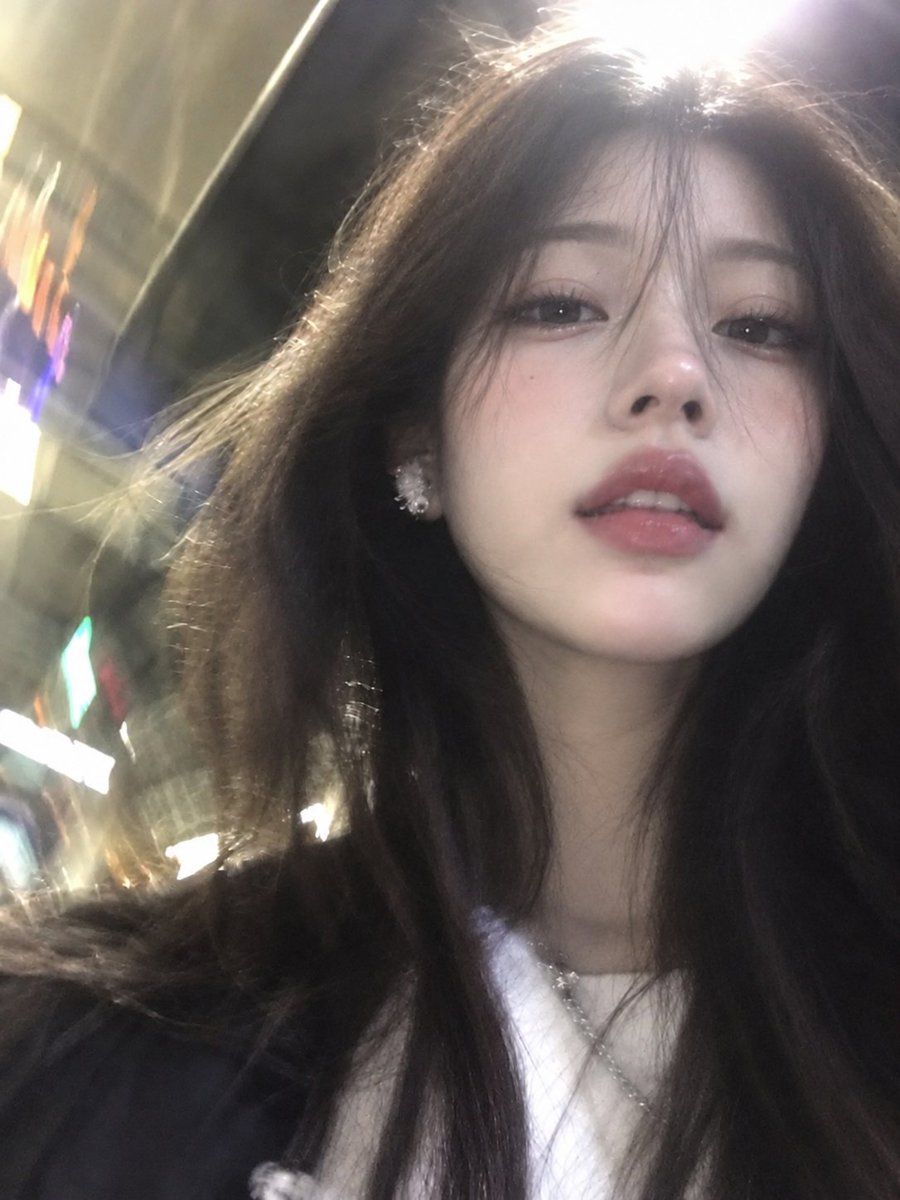 East Asian Girl Selfie Prompt